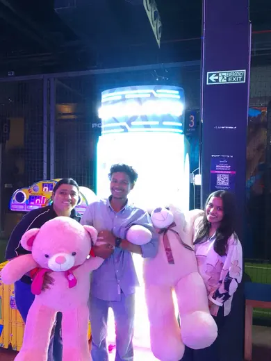 BounceUp winner with their prize