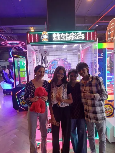 BounceUp winner with their prize